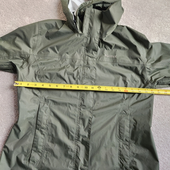Marmot Women's Green Waterproof Jacket - Picture 14 of 15